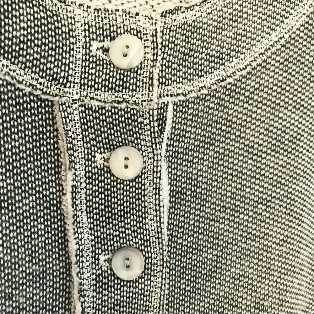 People like Frank Gray button Top - Picture 2 of 6